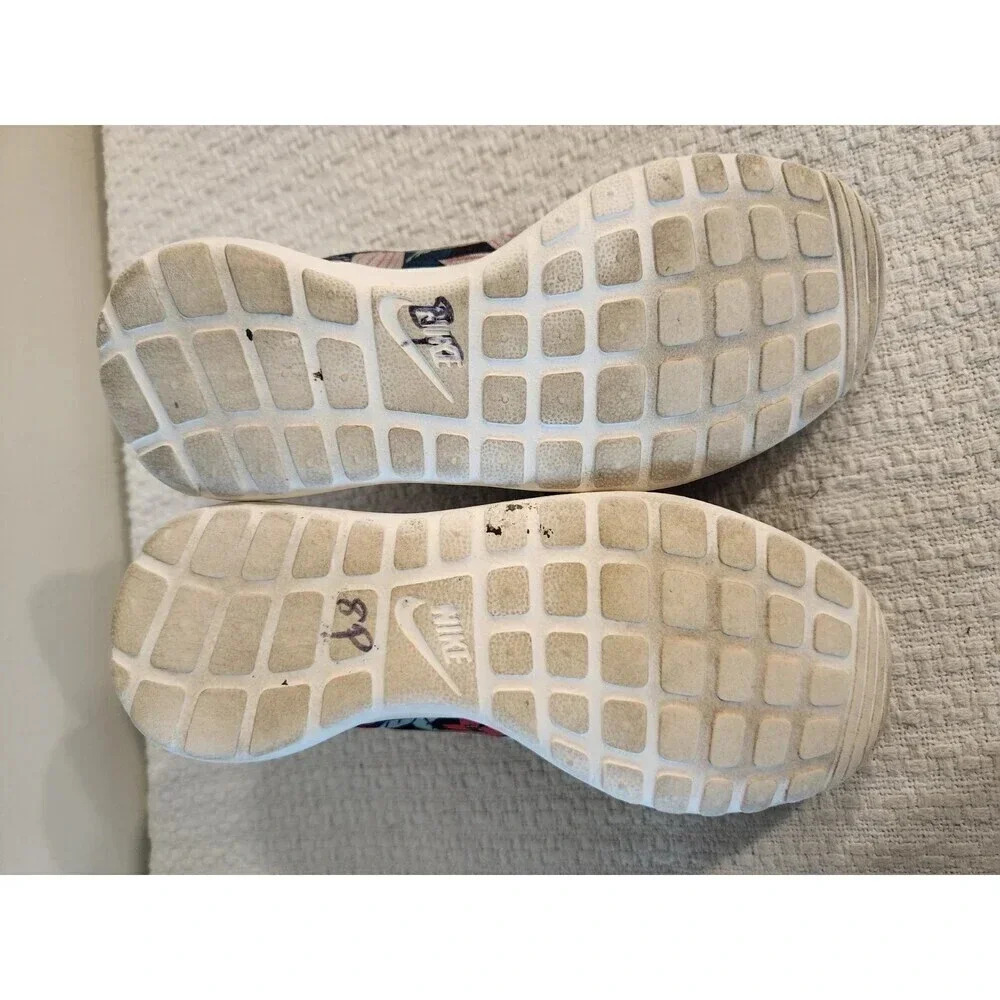 NIKE Women's ROSHE RUN ONE PRINT - ALOHA - Sz 6 - Picture 9 of 9